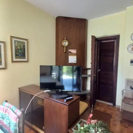 House * Lesa